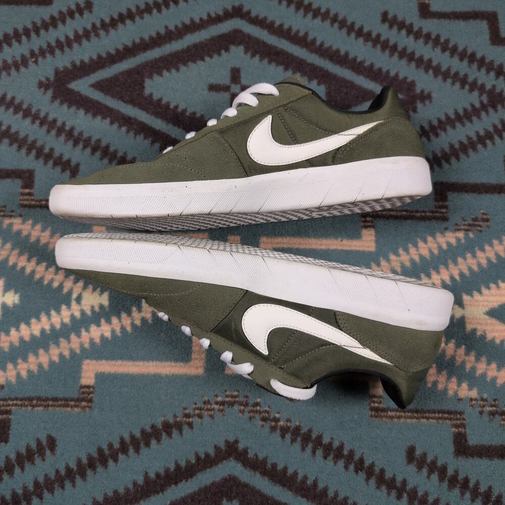 Men’s Nike Sample SB Team Classic Shoe Size 9 Olive Pro Model Rare Colorway NFR